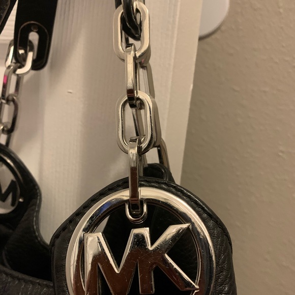 Michael kors real soft leather shoulderbucketstyle - Picture 2 of 10